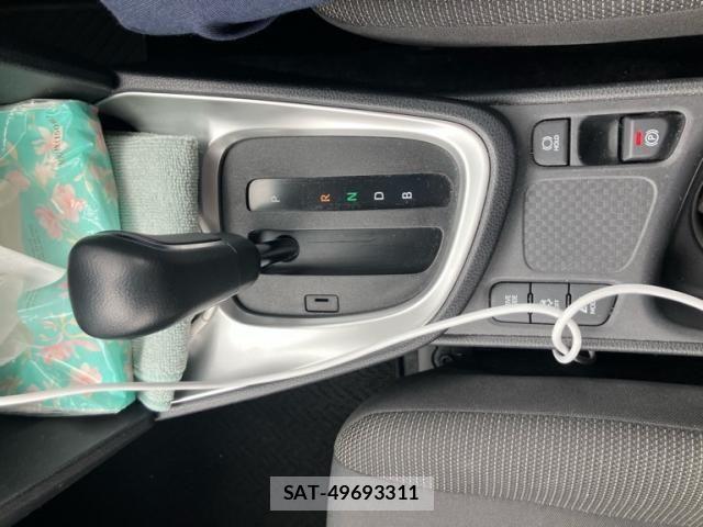 Toyota YARIS CROSS 2023-06 7061573-25