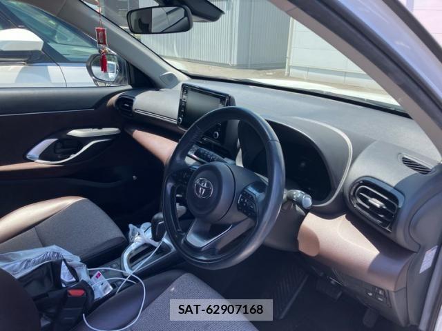 Toyota YARIS CROSS 2023-06 7227775-13