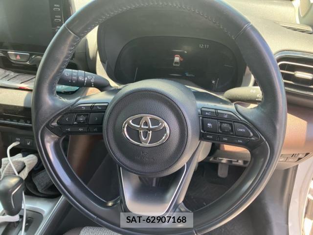 Toyota YARIS CROSS 2023-06 7227775-17