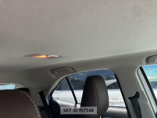 Toyota YARIS CROSS 2023-06 7227775-19