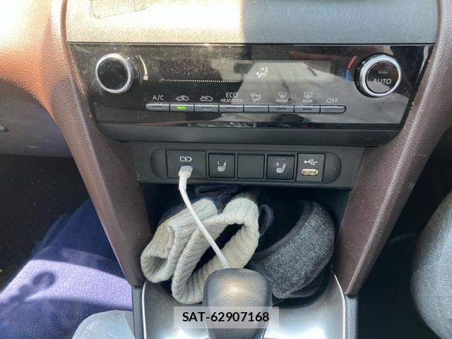 Toyota YARIS CROSS 2023-06 7227775-20