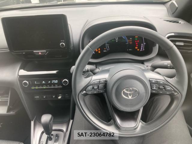 Toyota YARIS CROSS 2025-06 7227799-11