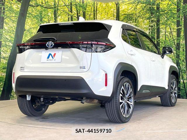 Toyota YARIS CROSS 2021-03 7227741-16