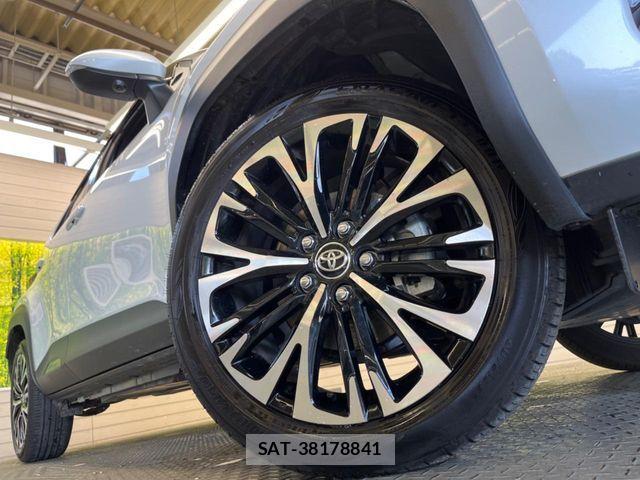 Toyota YARIS CROSS 2025-09 7227802-12