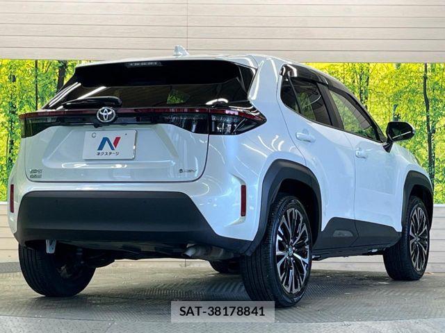 Toyota YARIS CROSS 2025-09 7227802-16