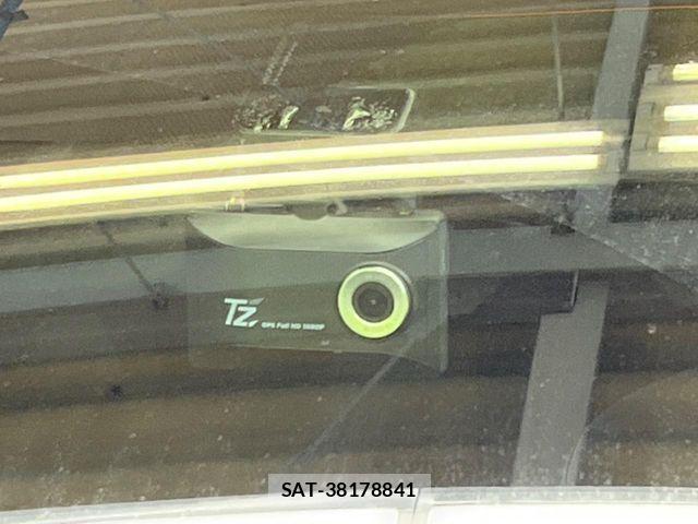 Toyota YARIS CROSS 2025-09 7227802-6