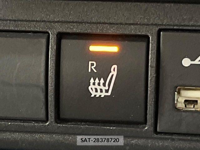 Toyota YARIS CROSS 2022-10 7227767-6