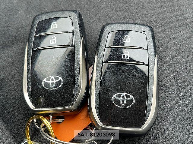 Toyota YARIS CROSS 2023-03 7227776-11