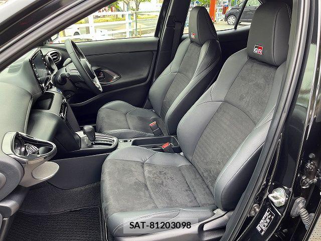Toyota YARIS CROSS 2023-03 7227776-18