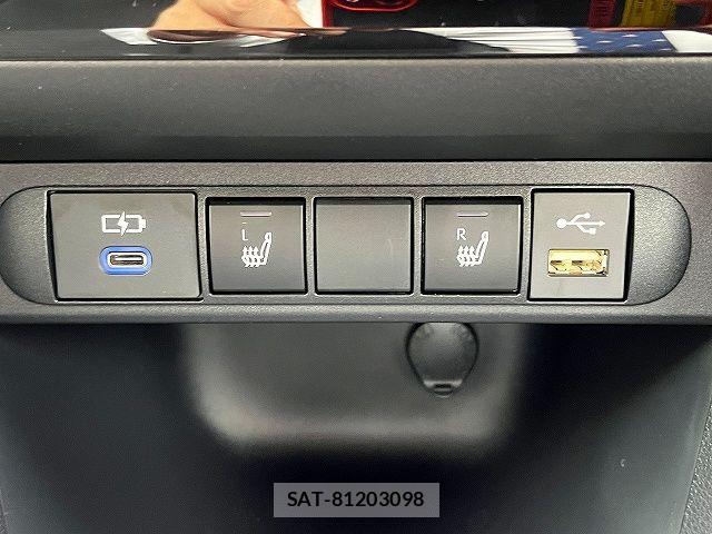 Toyota YARIS CROSS 2023-03 7227776-21