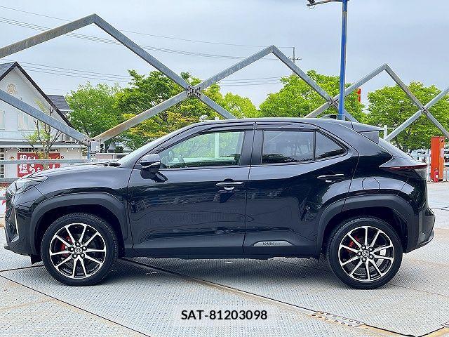 Toyota YARIS CROSS 2023-03 7227776-23