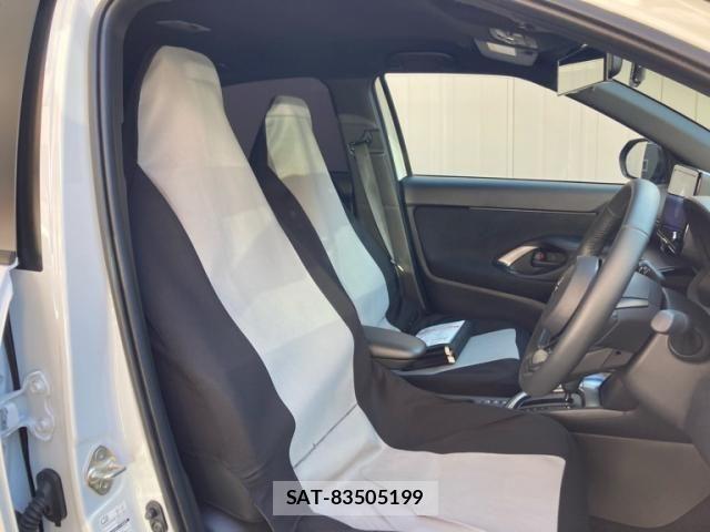 Toyota YARIS CROSS 2025-05 7227795-14