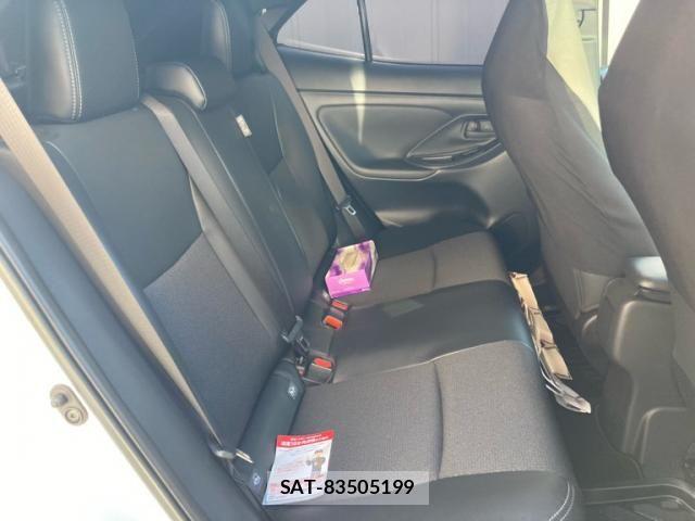Toyota YARIS CROSS 2025-05 7227795-16