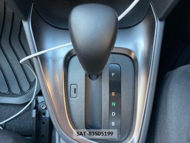 Toyota YARIS CROSS 2025-05 7227795-23