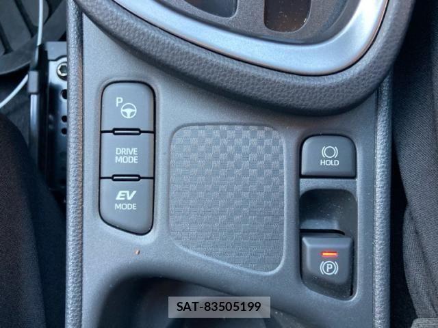 Toyota YARIS CROSS 2025-05 7227795-24