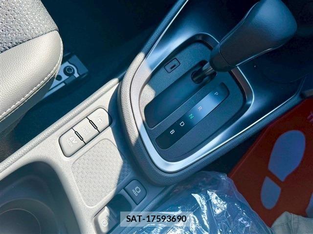 Toyota YARIS CROSS 2026-02 7227804-17