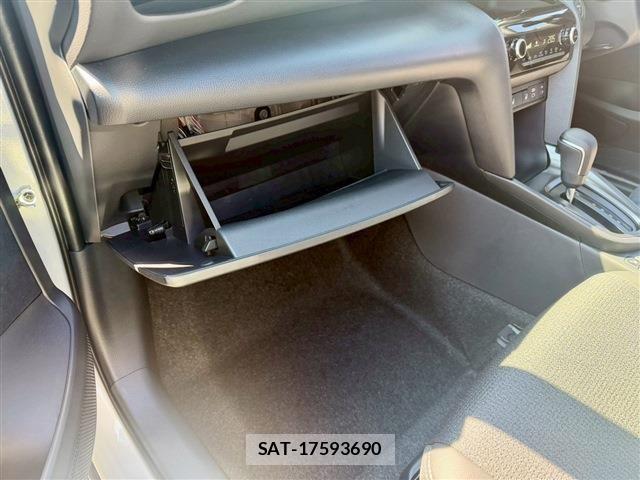 Toyota YARIS CROSS 2026-02 7227804-18