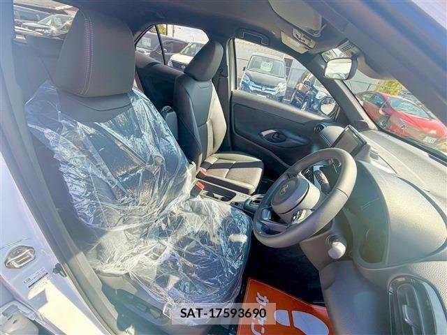 Toyota YARIS CROSS 2026-02 7227804-23
