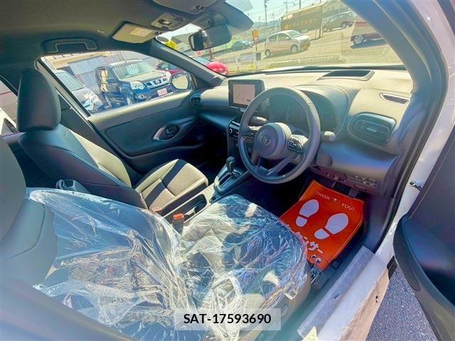 Toyota YARIS CROSS 2026-02 7227804-24