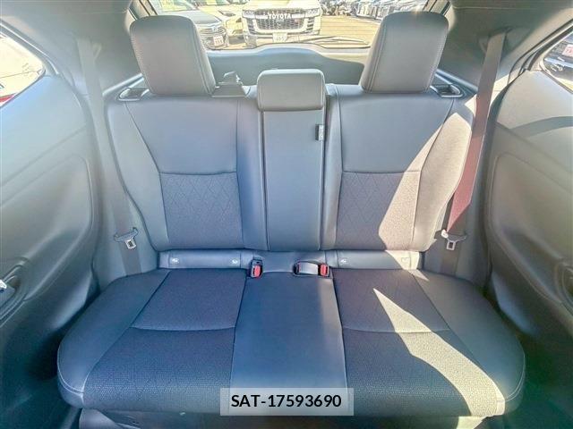 Toyota YARIS CROSS 2026-02 7227804-25