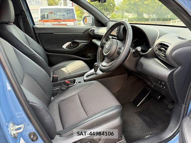 Toyota YARIS CROSS 2023-05 7227774-15