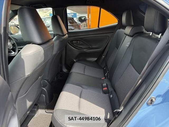 Toyota YARIS CROSS 2023-05 7227774-17