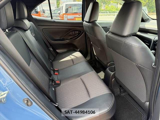 Toyota YARIS CROSS 2023-05 7227774-18