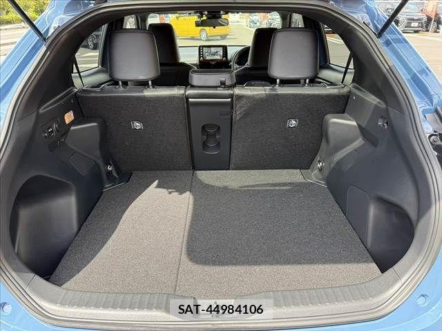 Toyota YARIS CROSS 2023-05 7227774-19