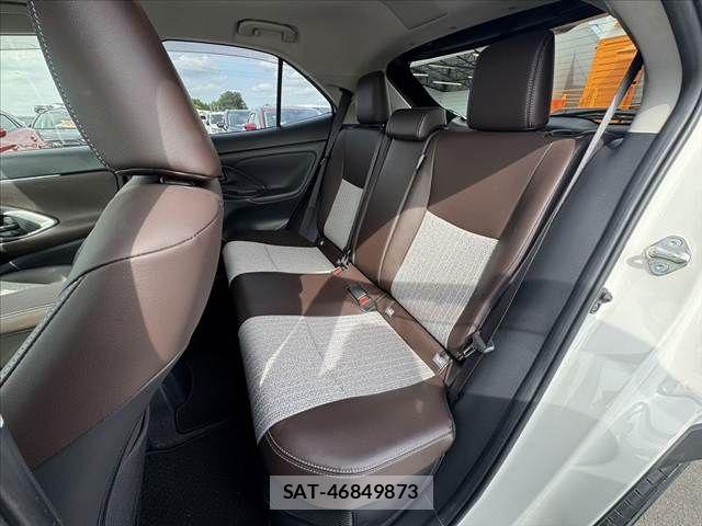 Toyota YARIS CROSS 2021-08 7227754-17