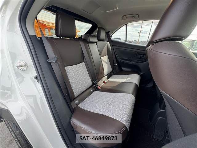 Toyota YARIS CROSS 2021-08 7227754-19