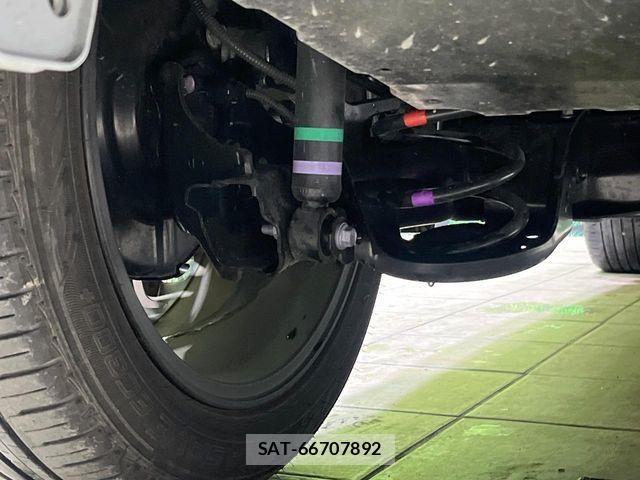 Toyota YARIS CROSS 2025-02 7227792-19