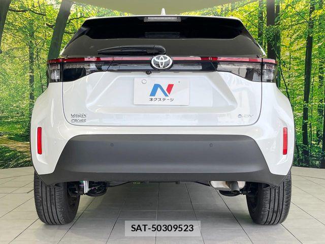 Toyota YARIS CROSS 2025-08 7227801-14