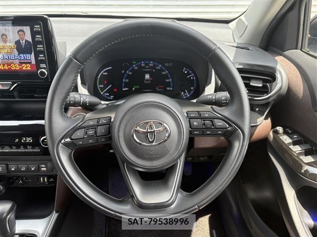Toyota YARIS CROSS 2021-03 7227748-14