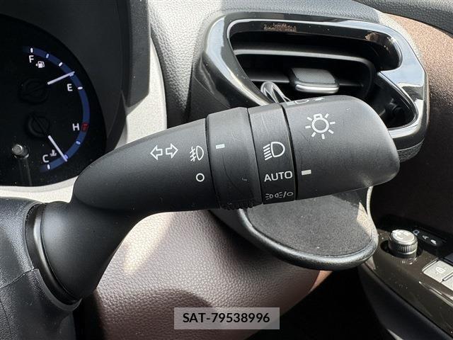 Toyota YARIS CROSS 2021-03 7227748-21
