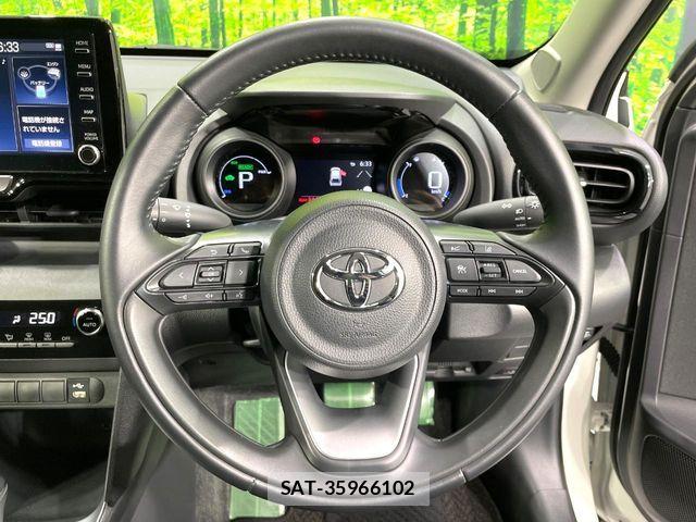 Toyota YARIS CROSS 2021-11 7227757-12