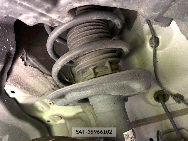 Toyota YARIS CROSS 2021-11 7227757-19