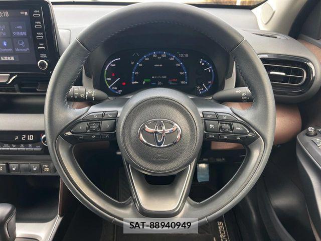 Toyota YARIS CROSS 2021-05 7227750-10