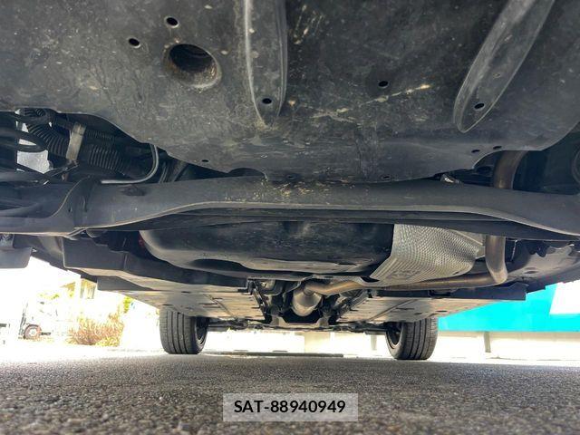 Toyota YARIS CROSS 2021-05 7227750-18