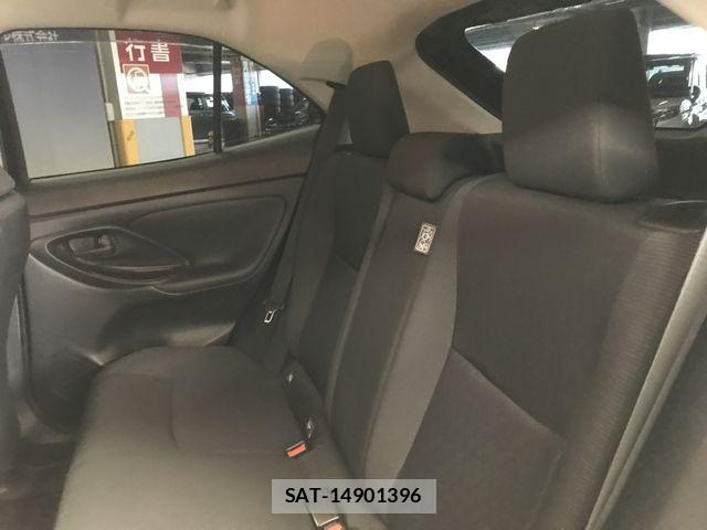 Toyota YARIS CROSS 2024-04 7227791-19