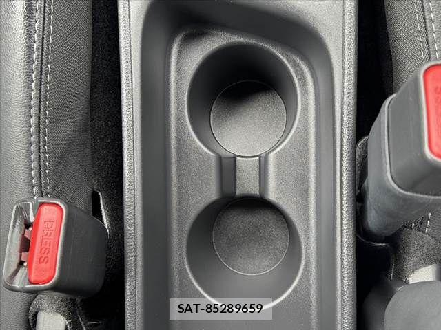 Toyota YARIS CROSS 2026-03 7227803-25