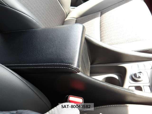Toyota YARIS CROSS 2023-12 7227786-15