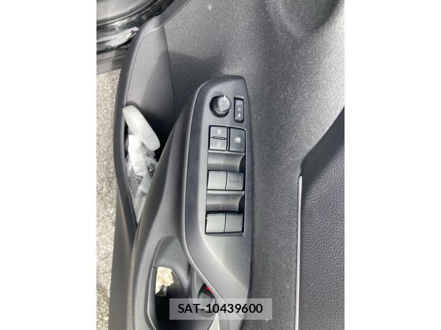 Toyota YARIS CROSS 2021-03 7227752-10