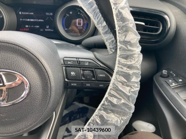 Toyota YARIS CROSS 2021-03 7227752-17