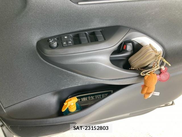 Toyota YARIS CROSS 2021-08 7227756-18