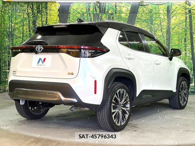 Toyota YARIS CROSS 2023-06 7227772-17