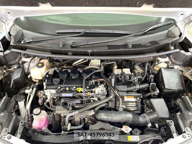 Toyota YARIS CROSS 2023-06 7227772-18