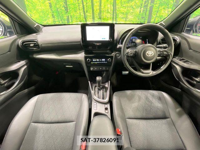 Toyota YARIS CROSS 2025-07 7227800-3