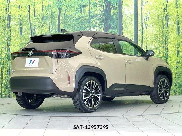 Toyota YARIS CROSS 2024-02 7227788-16