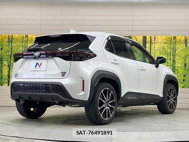 Toyota YARIS CROSS 2023-11 7227782-16