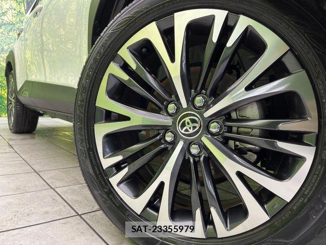 Toyota YARIS CROSS 2023-12 7227787-12
